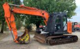 HITACHI ZX135 US-5B_9