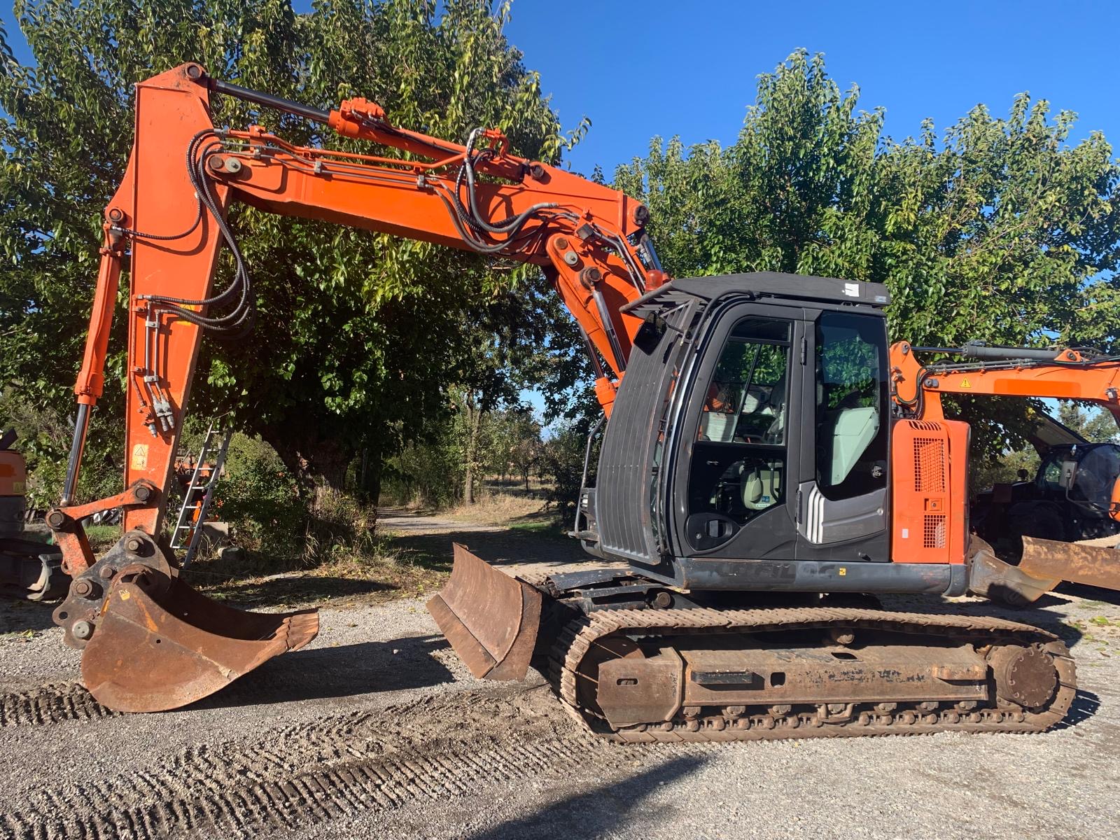 Hitachi135ZX-US-5B_10